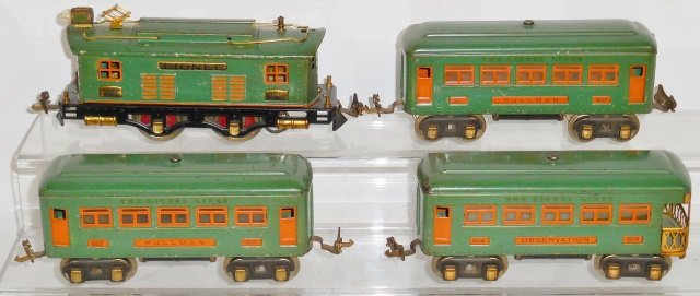 *LIONEL PRE-WAR PASSENGER SET (1 of 3)