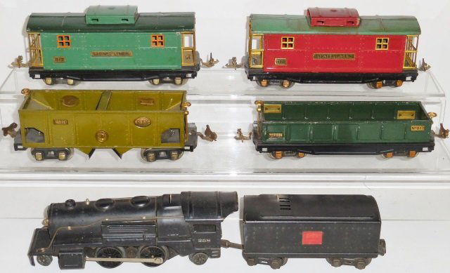 *LIONEL PRE-WAR O GAUGE TRAIN SET (1 of 3)