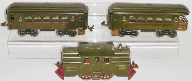 *EARLY 3-PIECE LIONEL TRAIN SET (1 of 3)