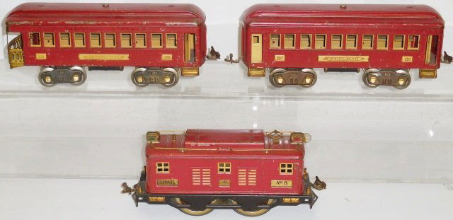 *LIONEL STANDARD GAUGE TRAIN SET (1 of 3)