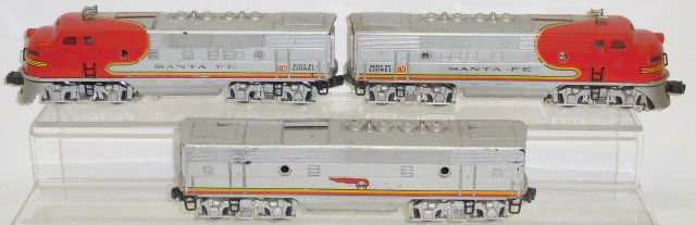 *LIONEL #2343 F-3 ABA DIESEL LOCOMOTIVE: O gauge, having Santa Fe livery.