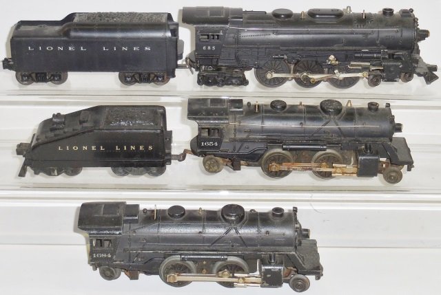 *3 LIONEL O GAUGE LOCOMOTIVES: #685 steam locomotive with tender and 2 #1684 steam locomotives with 1 tender.