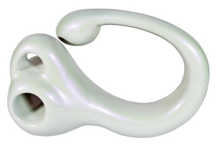 MARIO DALPRA: MARIO DALPRA (1960 FELDKIRCH) FIGUR IN WEISS, 2017 Bronze lackiert, ca. 43 x 16 x 28 cm Monogrammiert Unterseite: MD 7 Provenienz: Privatbesitz Wien