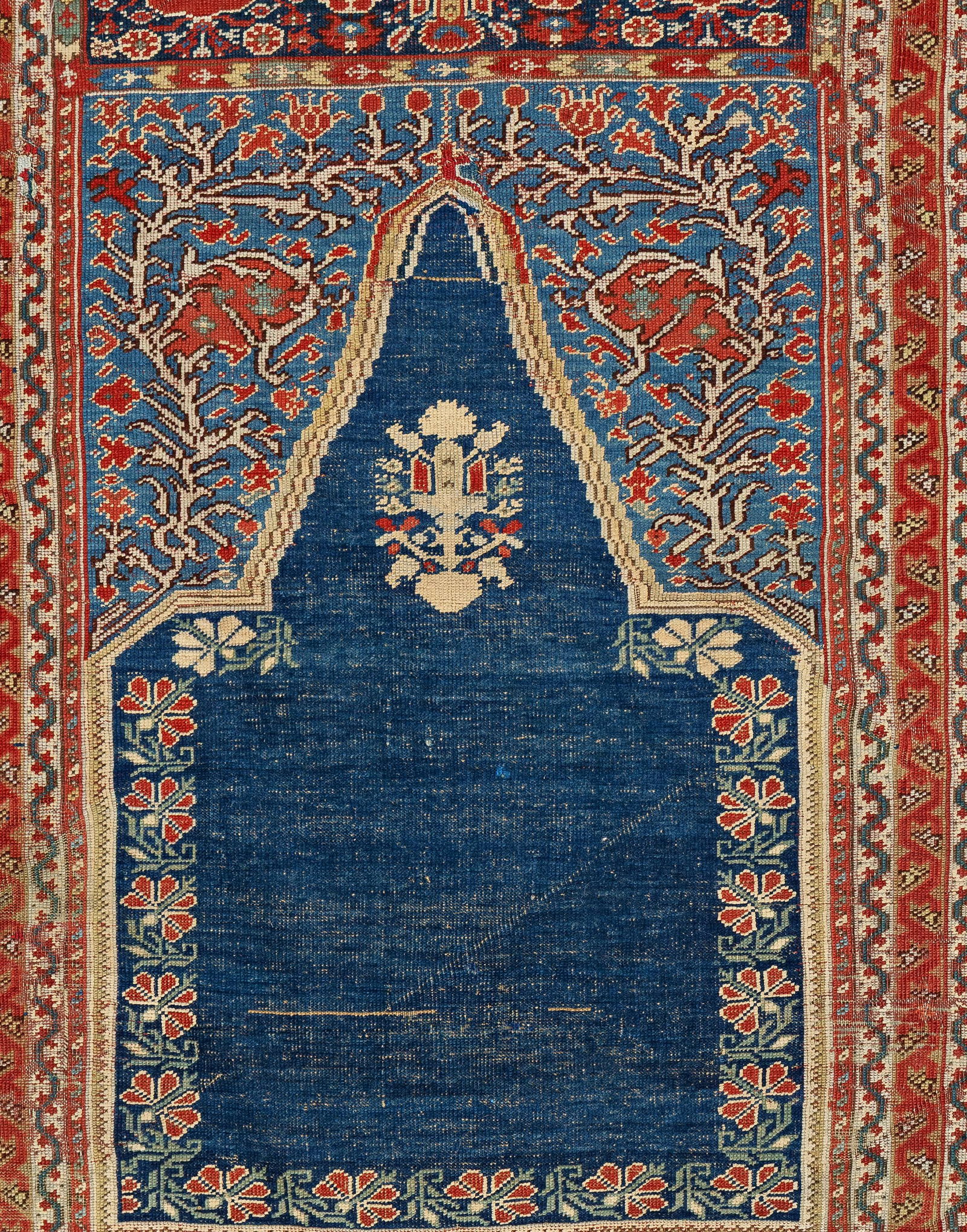 Early Ghiordes Prayer Rug - 4