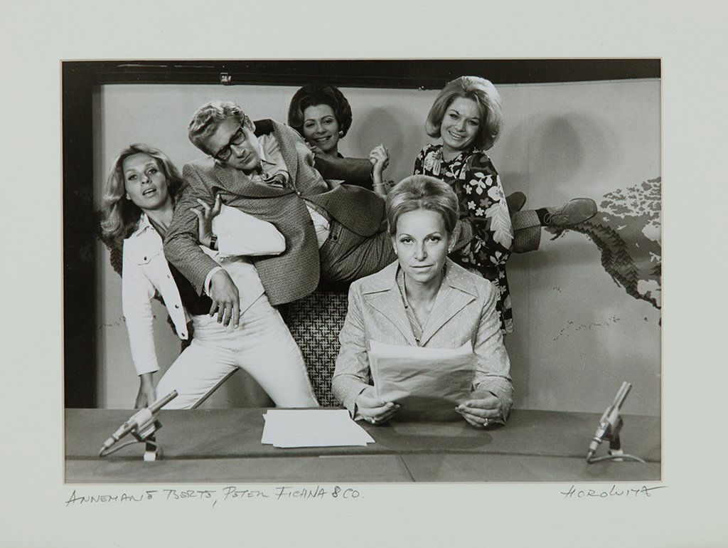 Michael Horowitz (1950 Wien): PETER FICHNA & ANNEMARIE BERTHÃ‰, undatiert Fotografie in SW, Silbergelatine-Abzug, Vintage Print, 21,8 x 30,4 cm, Edition: 1/1 PETER FICHNA & ANNEMARIE BERTHÃ‰, undated Photography in BW, Gelat