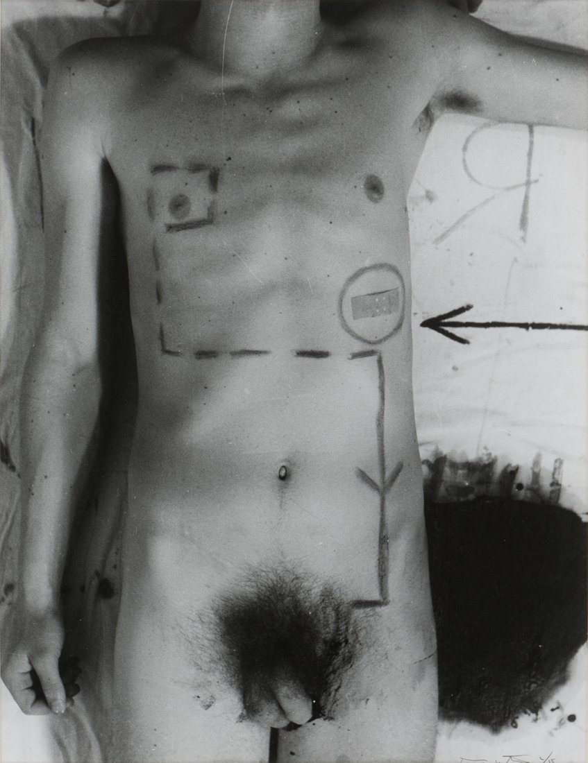 Hermann Nitsch (1938 Vienna): AKTIONSFOTO, undatiert Fotografie in SW, 64,5 x 49 cm, Edition: 6/15 AKTIONSFOTO, undated Photography in BW, 64,5 x 49 cm, Edition: 6/15