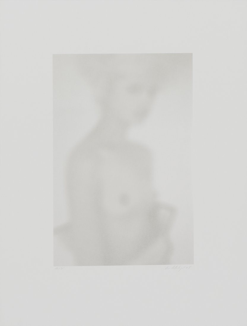 Eva Schlegel * (1960 Hall in Tirol): o. T., 2008 Siebdruck einfarbig, LithobÃ¼tten 270g, 40 x 26,5 cm, BlattmaÃŸ 62 x 47 cm Zustand: sehr gut Signatur vorne rechts unten: Eva Schlegel 08 Bezeichnung vorne links unten: 12/35 untitled,