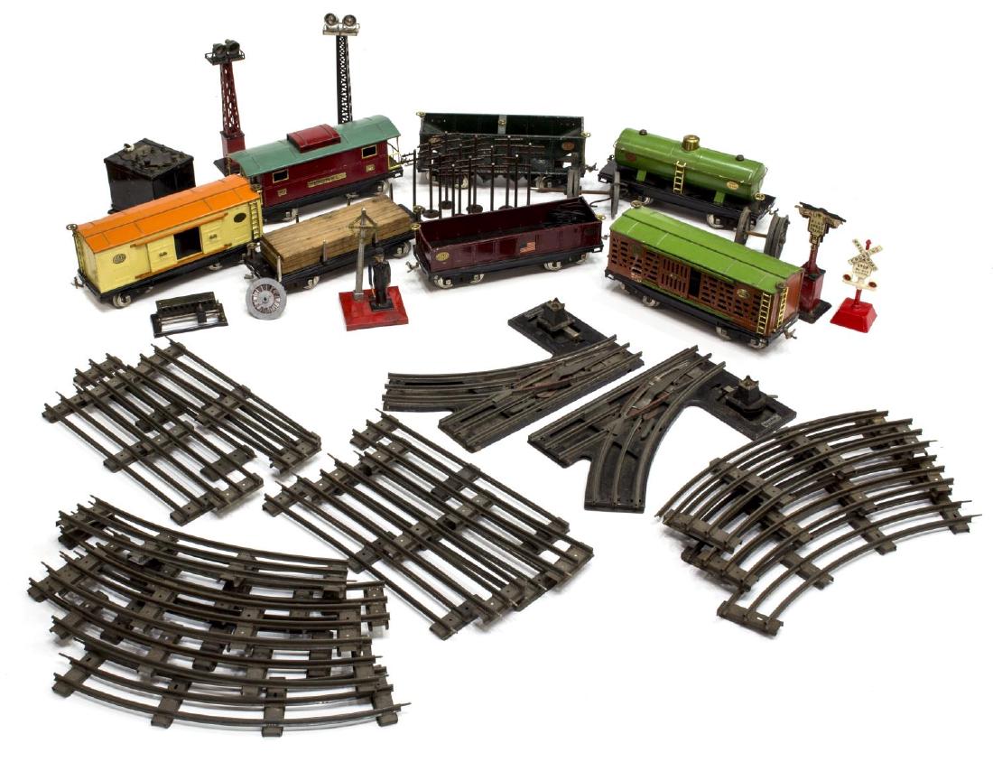 VINTAGE LIONEL FREIGHT CARS, TRACK & ACCESSORIES (1 of 3)