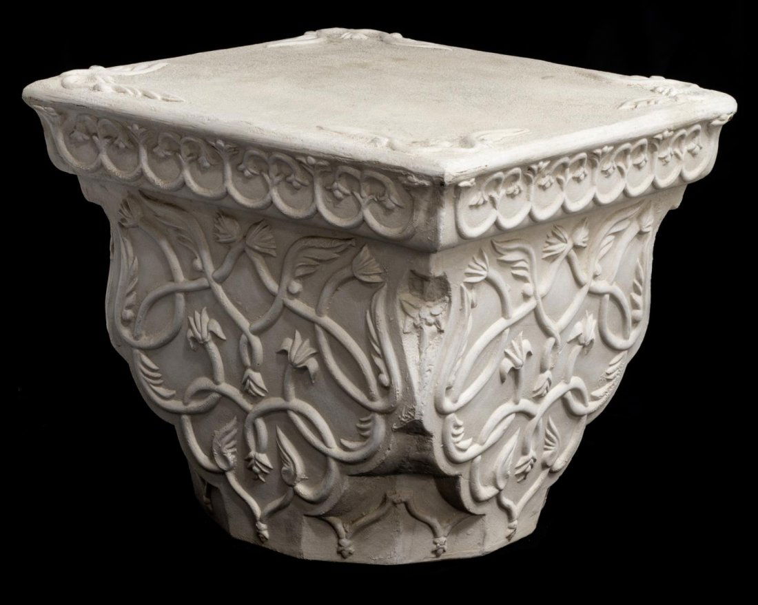 MOLDED FOLIATED PLANTSTAND / PEDESTAL (1 of 3)