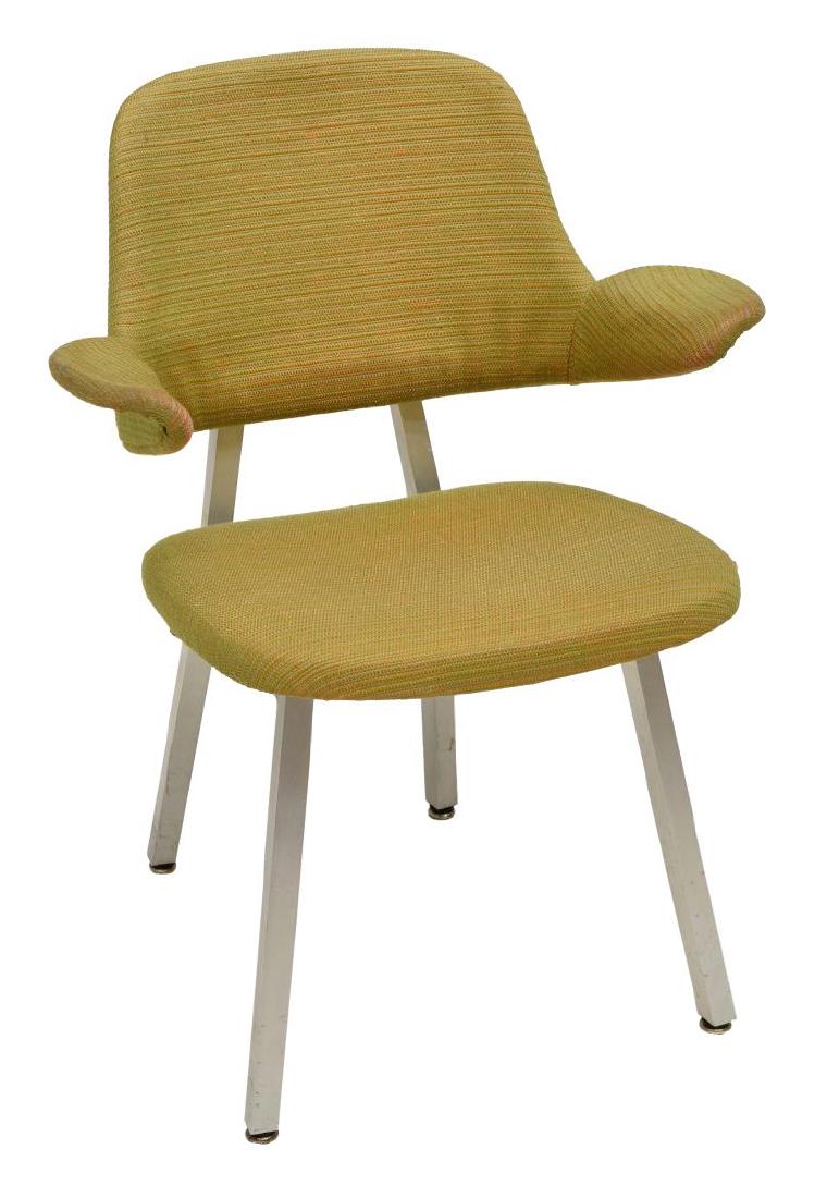 SHAW-WALKER MODEL 420 MODERN CHAIR: Vintage Shaw-Walker Model 420 modern arm chair, c. 1970, original fabric, rising on the aluminum base Start Price: $60.00