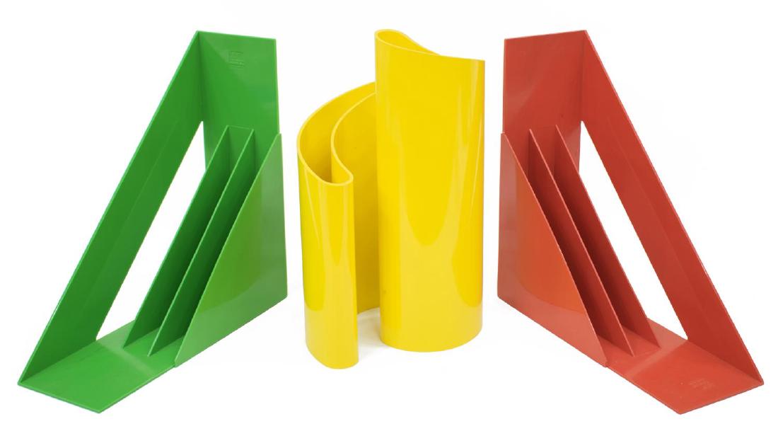 (3) ITALIAN GIOTTO STOPPINO RECORD HOLDERS & VASE: (lot of 3) Italian colorful molded plastic library items, design by Giotto Stoppino (Milan, 1926-2011) for Heller, including: (2) record holders, (one) in red, (one) in green, each: 12.75"h, 4.75"w, 1
