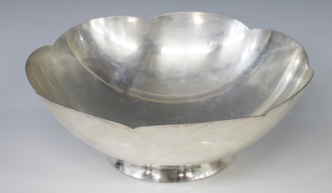 TIFFANY & CO STERLING SILVER SCALLOPED RIM BOWL (1 of 2)