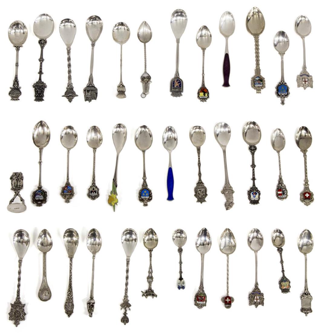 GROUP OF SILVERPLATE & SILVER COLLECTORS SPOONS (1 of 4)