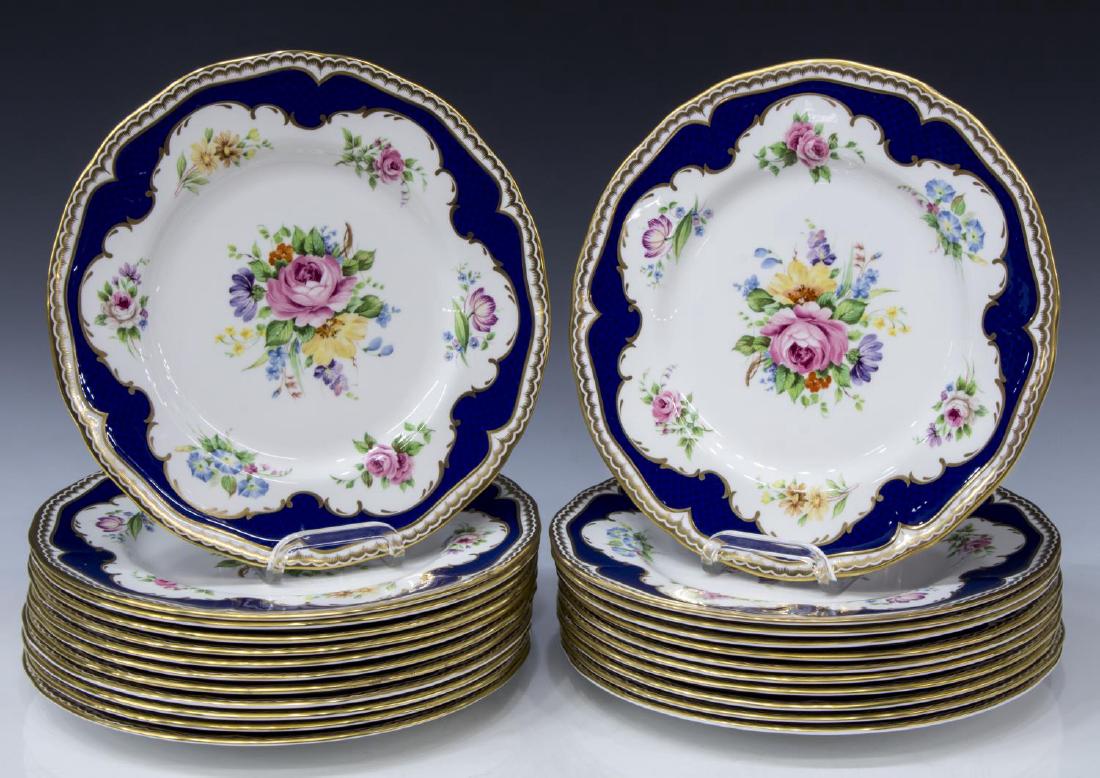 (23) ROYAL WORCESTER CHARLOTTE SERVICE PLATES (1 of 3)