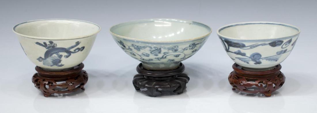 (3) ASIAN BLUE & WHITE CERAMIC BOWLS,18TH / 19TH C (1 of 3)