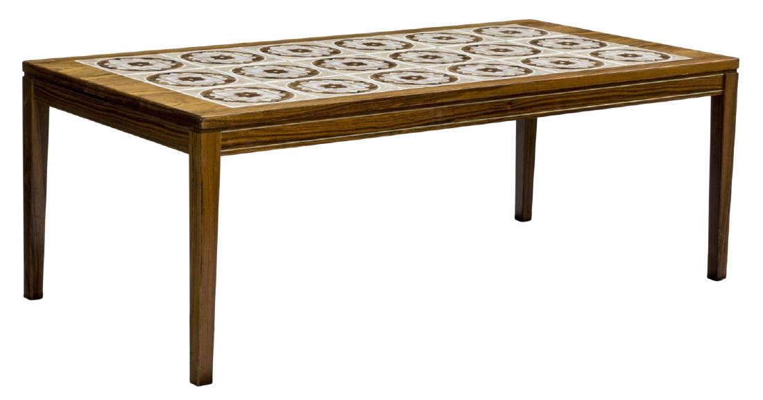 DANISH MODERN ROSEWOOD COFFEE TABLE (1 of 2)