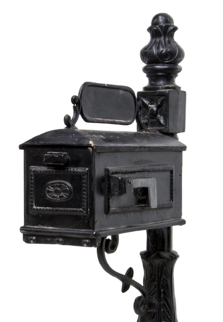 FOLIATED & FANCY CAST IRON ARCHITECTURAL MAILBOX (1 of 4)