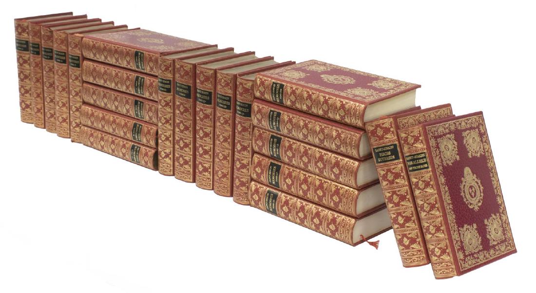 (22) 'LOUIS DE ST-SIMON' LEATHER-BOUND VOLUMES: (lot of 22) "Memoires Complets et Authentique de Louis de Saint-Simon" (Louis de Rouvroy, Second Duke of Saint-Simon, 1675-1755), c. 1965, France, Jean de Bonnot publisher, in twenty-two volumes, gilt
