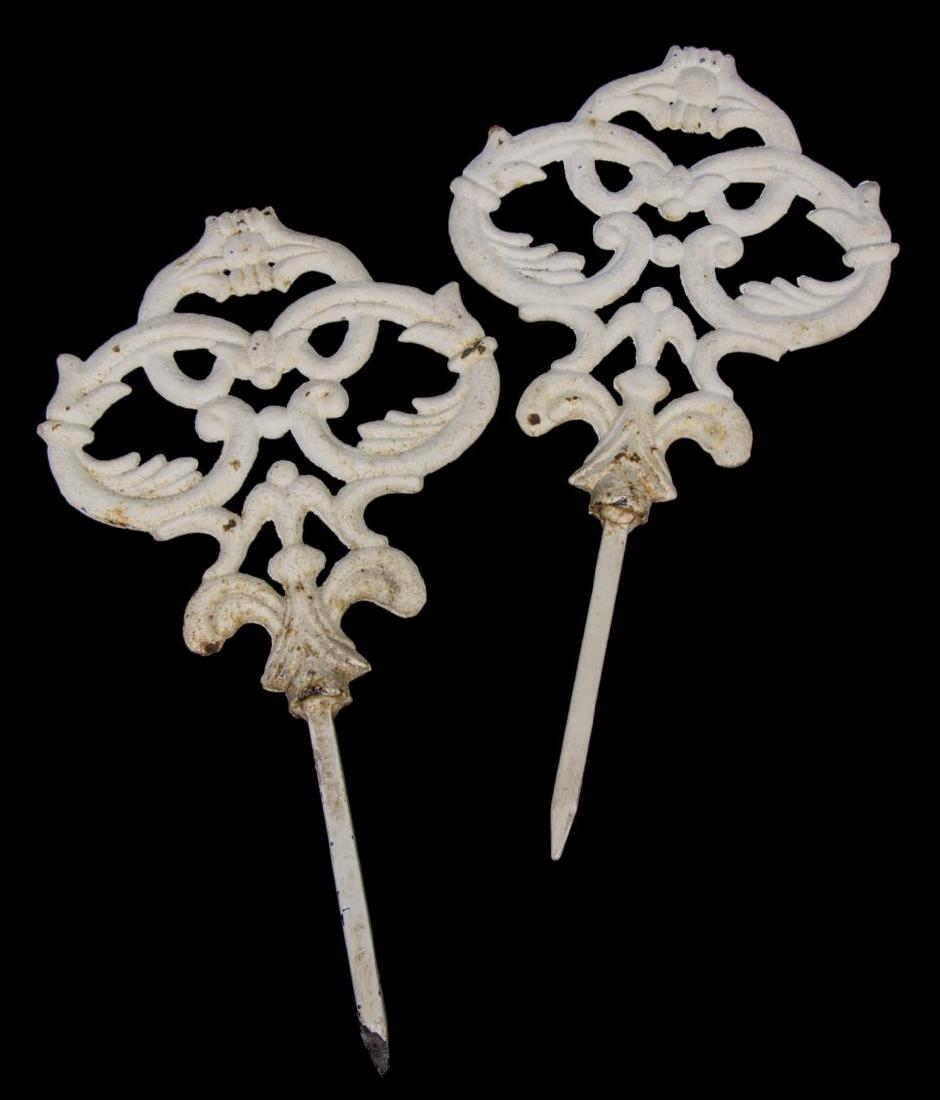 (2) VICTORIAN CAST IRON GARDEN DECORATIONS (1 of 1)