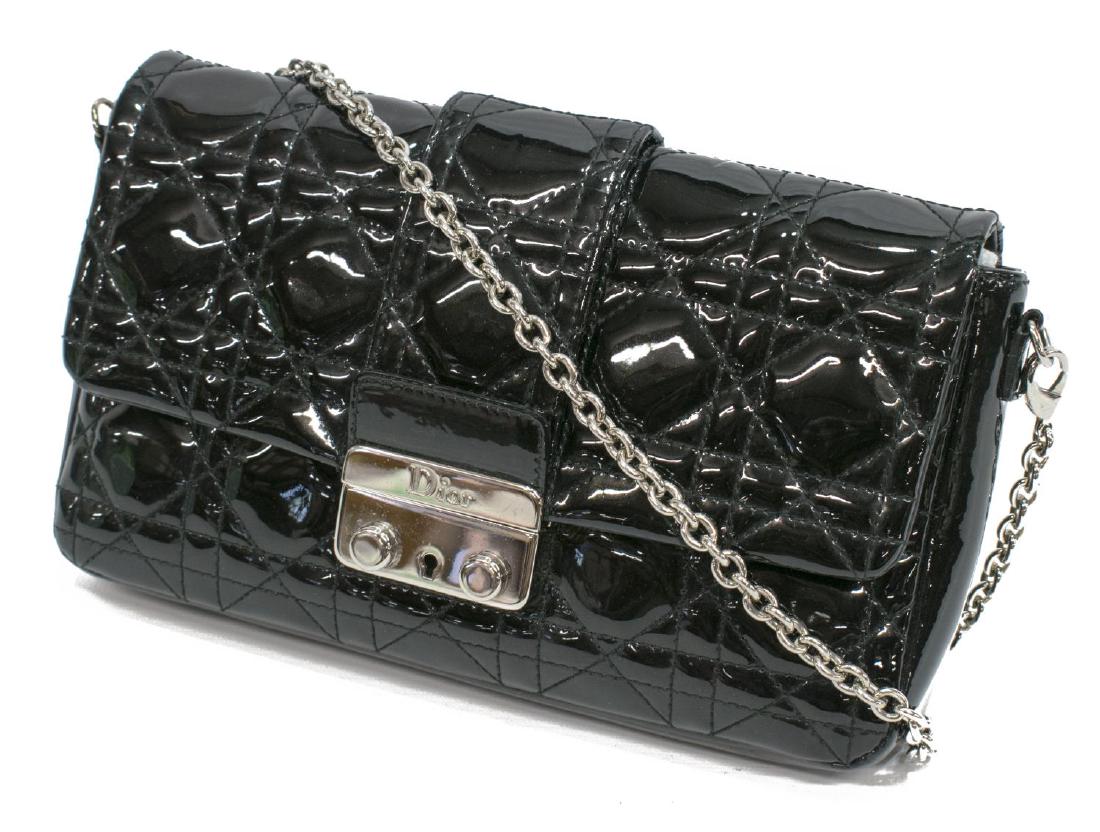 DIOR MISS DIOR RENDEZVOUS WALLET ON CHAIN (1 of 5)