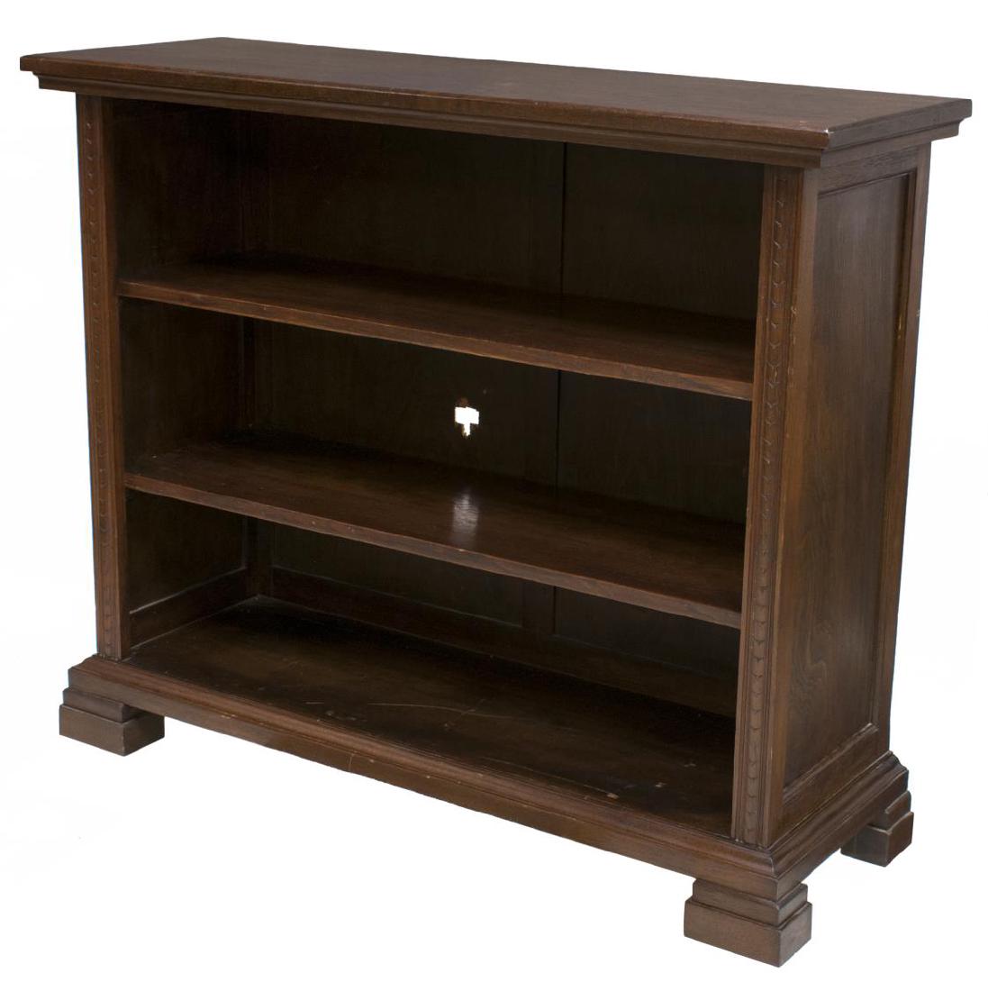ITALIAN RENAISSANCE REVIVAL STYLE OAK BOOKCASE (1 of 3)
