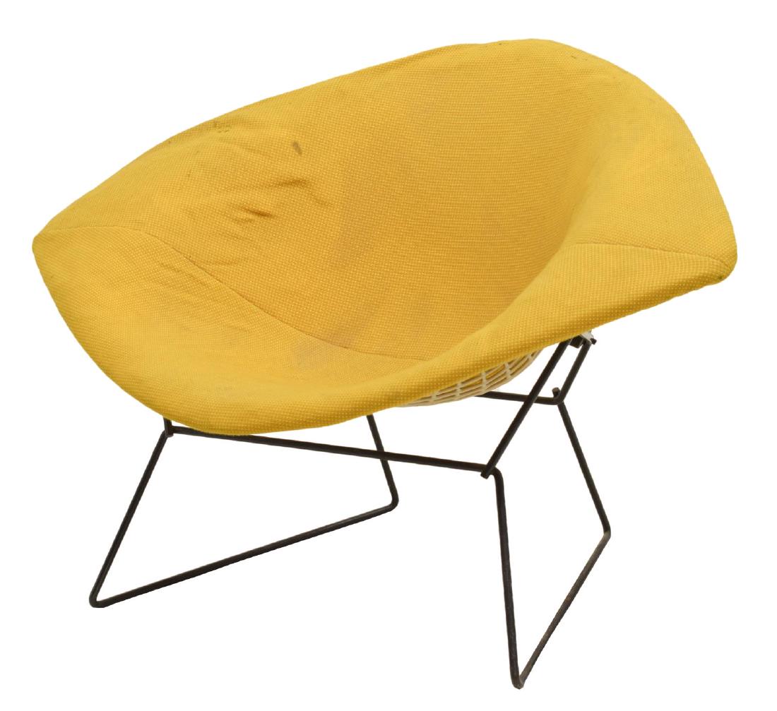 HARRY BERTOIA (D.1978) FOR KNOLL DIAMOND CHAIR: Oversized diamond chair, designed by Harry Bertoia (Italy, United States, 1915-1978) for Knoll, frame constructed of welded steel rods, seat with white Rilsan finish, accompanied by (one) green and (o