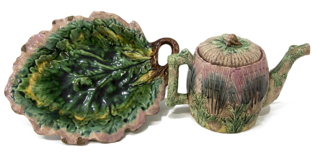 (2) ETRUSCAN MAJOLICA SHELL TEAPOT & OAK LEAF TRAY (1 of 3)