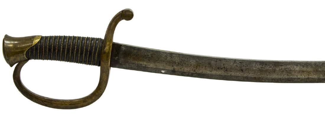 US MODEL 1840 LIGHT ARTILLERY SABER, POSSIBLE CSA: U.S. Model 1840 Light Artillery Saber, Type 1, no marks, stamps on the 31.25" blade, recessed hilt for un- reinforced scabbard, wire wrap leather handle, overall: 37"l, accompanied by an all metal sca