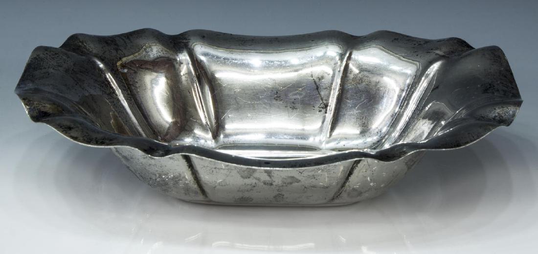 REED & BARTON 'SALEM' STERLING SILVER SERVING BOWL (1 of 3)