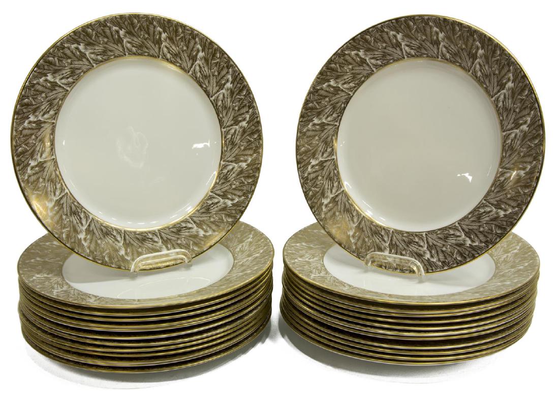(25)ROYAL WORCESTER GOLDEN FEATHERS SERVICE PLATES (1 of 3)