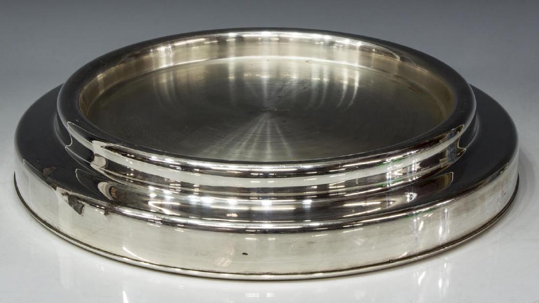 ITALIAN MODERN LINO SABATTINI CENTERPIECE BOWL: Italian modern silverplate centerpiece bowl, designed by Lino Sabattini (Italy, 1925-2016), marked underfoot, approx 2.5"h, 13"diam, 2.5lbs Start Price: $30.00