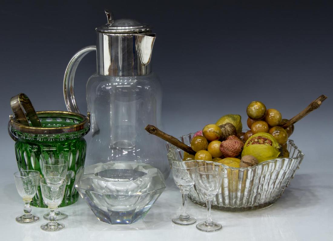 (LOT) COLLECTION OF VINTAGE TABLEWARE & BARWARE: (lot) Collection of vintage tableware, highlights include: (1) glass drinks pitcher with silverplate lid and handle, center ice cylinder/ core, 12.5"h, (1) Bohemian green-cut-to-clear ice bucket, with