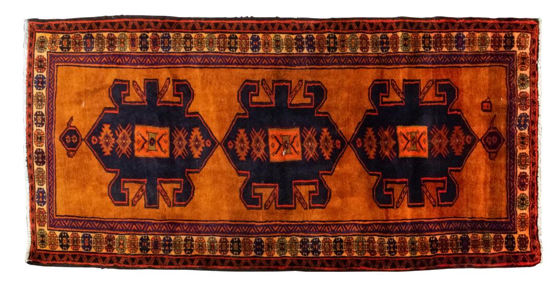 HAND-TIED WOOL PERSIAN SERAPI RUNNER, 8'11" X 4'3" (1 of 2)