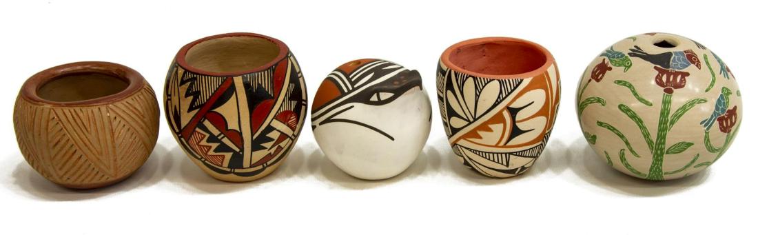 (5) COLLECTION OF SMALL NATIVE AMERICAN POTTERY (1 of 3)