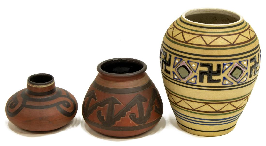 (3) BRUSH-MCCOY POTTERY ZUNI ART VASE & CLIFTON (1 of 3)