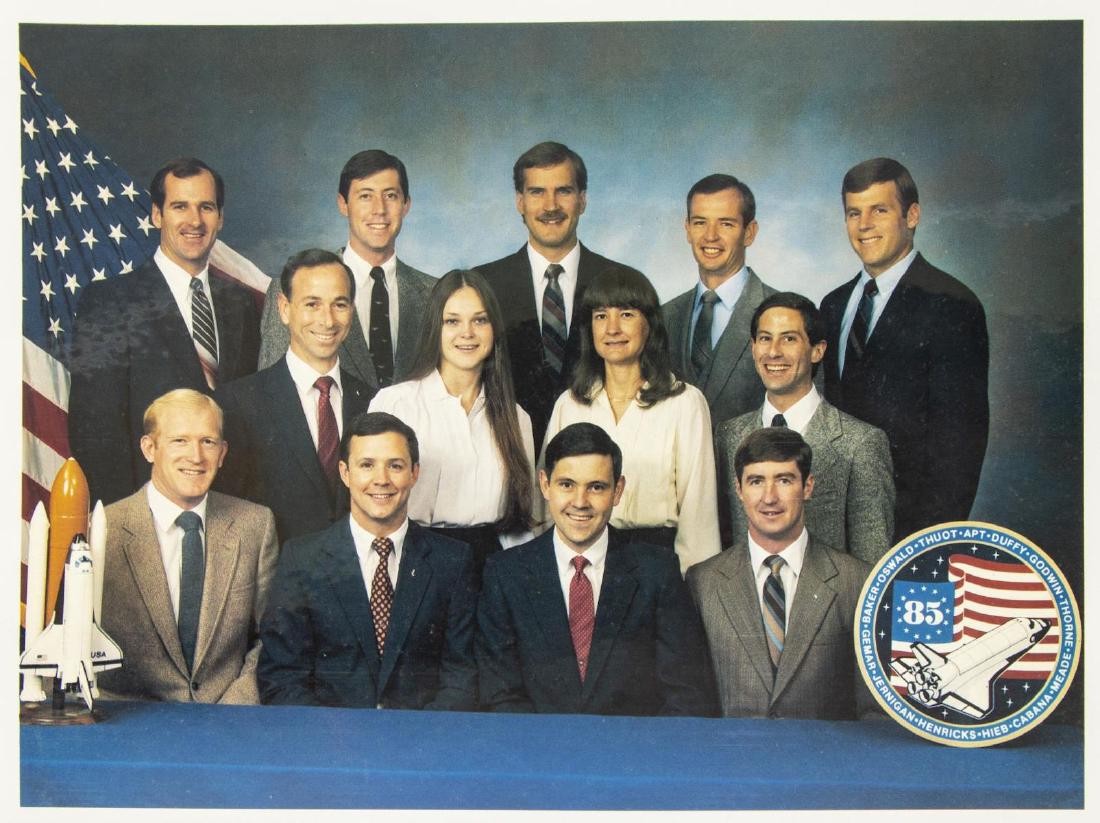 143 NASA ASTRONAUT PHOTOS, MANY AUTOGRAPHED (1 of 10)