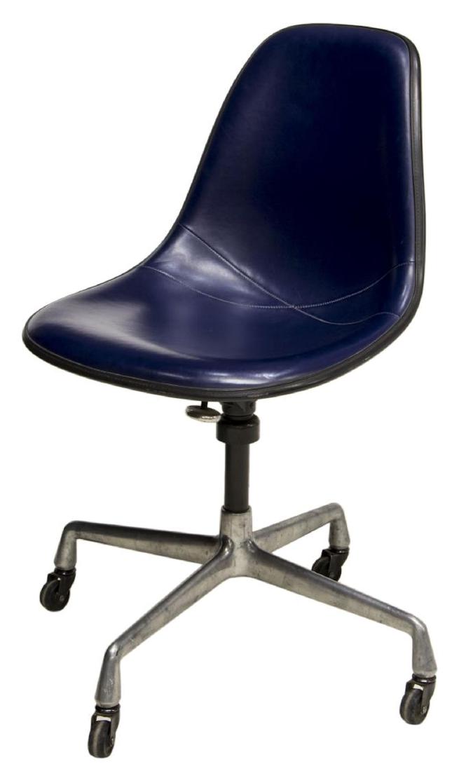 EAMES 4680 VINYL FIBERGLASS SHELL CHAIR (1 of 3)