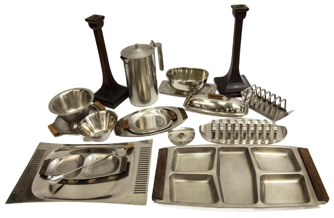 (LOT) COLLECTION OF MID-CENTURY MODERN TABLEWARE (1 of 4)