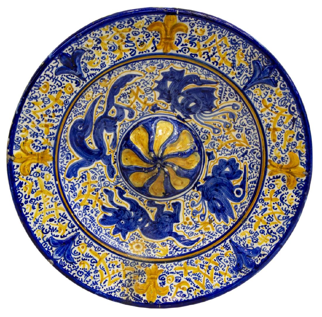 LARGE SPANISH MAJOLICA EARTHENWARE CHARGER (1 of 2)