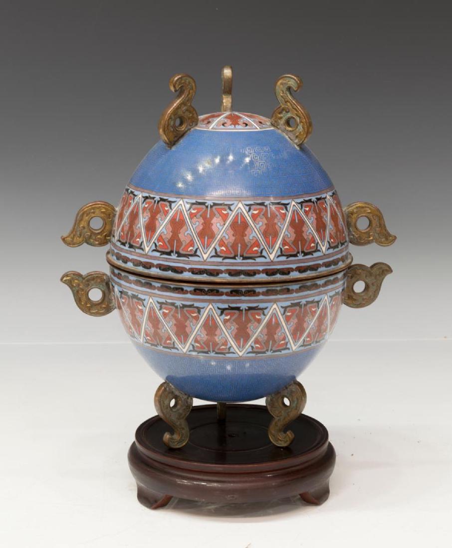 CHINESE CLOISONNE ENAMEL EGG FORM TABLE BOX (1 of 3)
