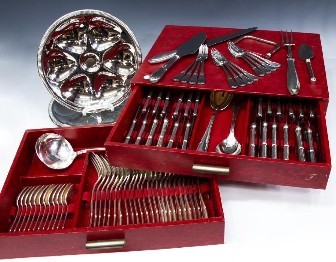 (LOT) COLLECTION OF VINTAGE TABLEWARE & FLATWARE (1 of 3)