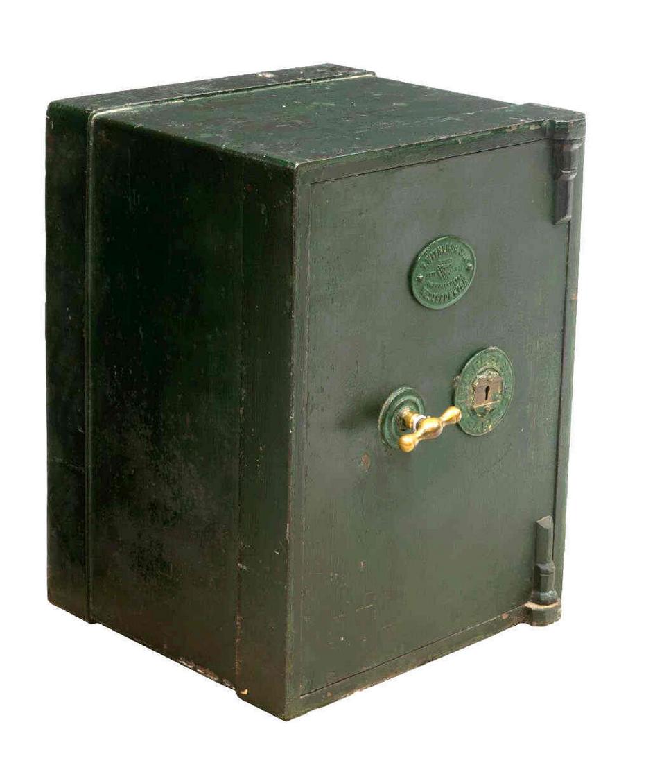ENGLISH T. WITHERS & SON IRON KEY LOCK SAFE (1 of 2)