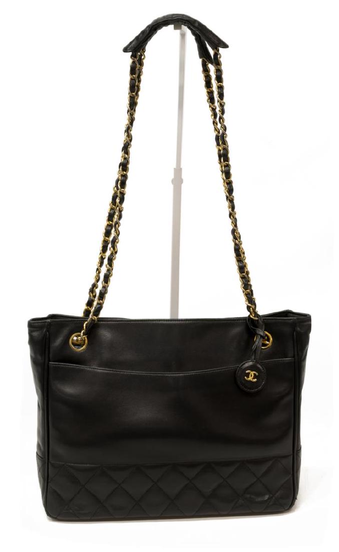 VINTAGE CHANEL QUILTED LEATHER SHOULDER BAG (1 of 5)