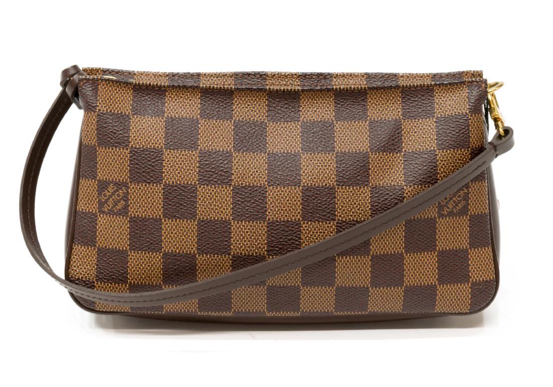 LOUIS VUITTON DAMIER EBENE ACCESSORY POUCH (1 of 3)