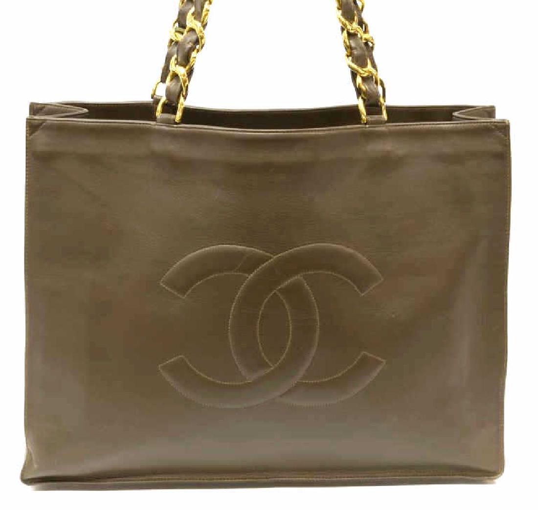 LARGE CHANEL BROWN LEATHER CC LOGO TOTE (1 of 5)