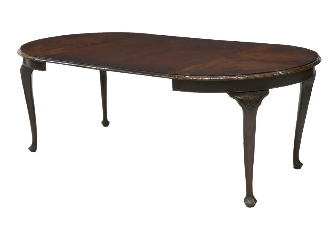 QUEEN ANNE STYLE MAHOGANY EXTENSION TABLE (1 of 3)