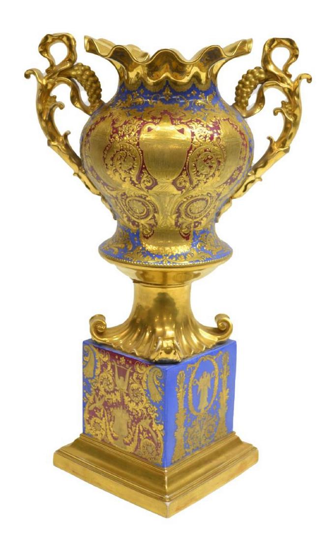 JACOB PETIT PARIS PORCELAIN RAISED GILT BOLTED URN (1 of 9)