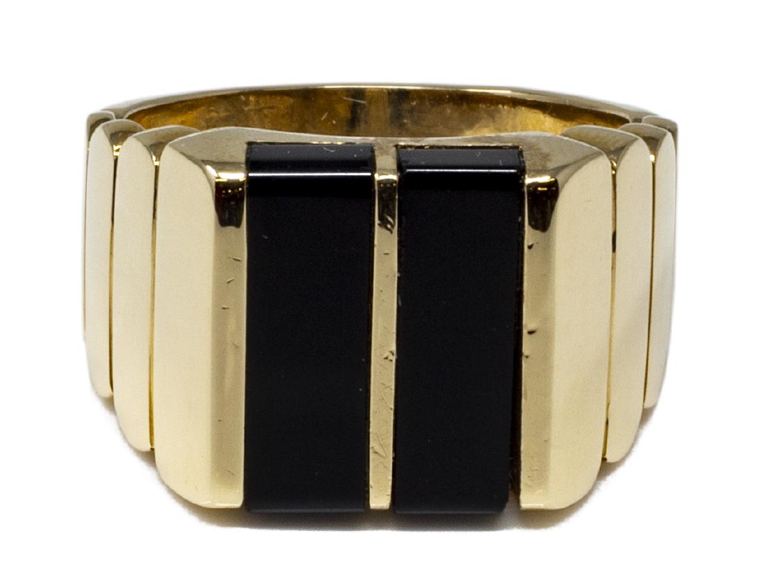 GENTS ESTATE 14KT YELLOW GOLD & ONXY ESTATE RING (1 of 5)