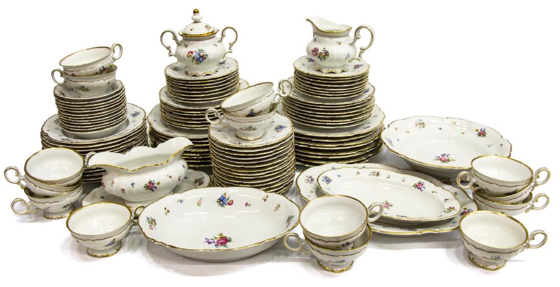 (107) HUTSCHENREUTHER 'MAYFAIR' DINNER SERVICE (1 of 5)