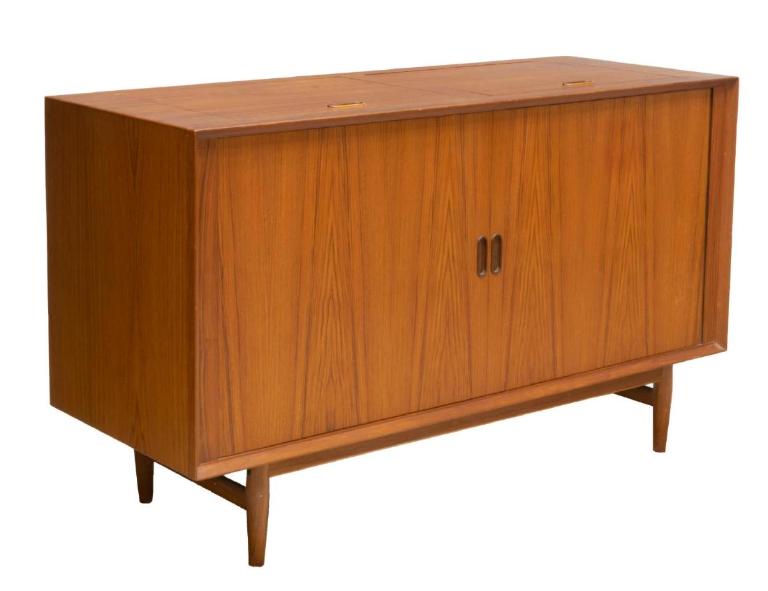 MID-CENTURY ARNE VODDER TEAK HIFI RECORD CABINET (1 of 6)